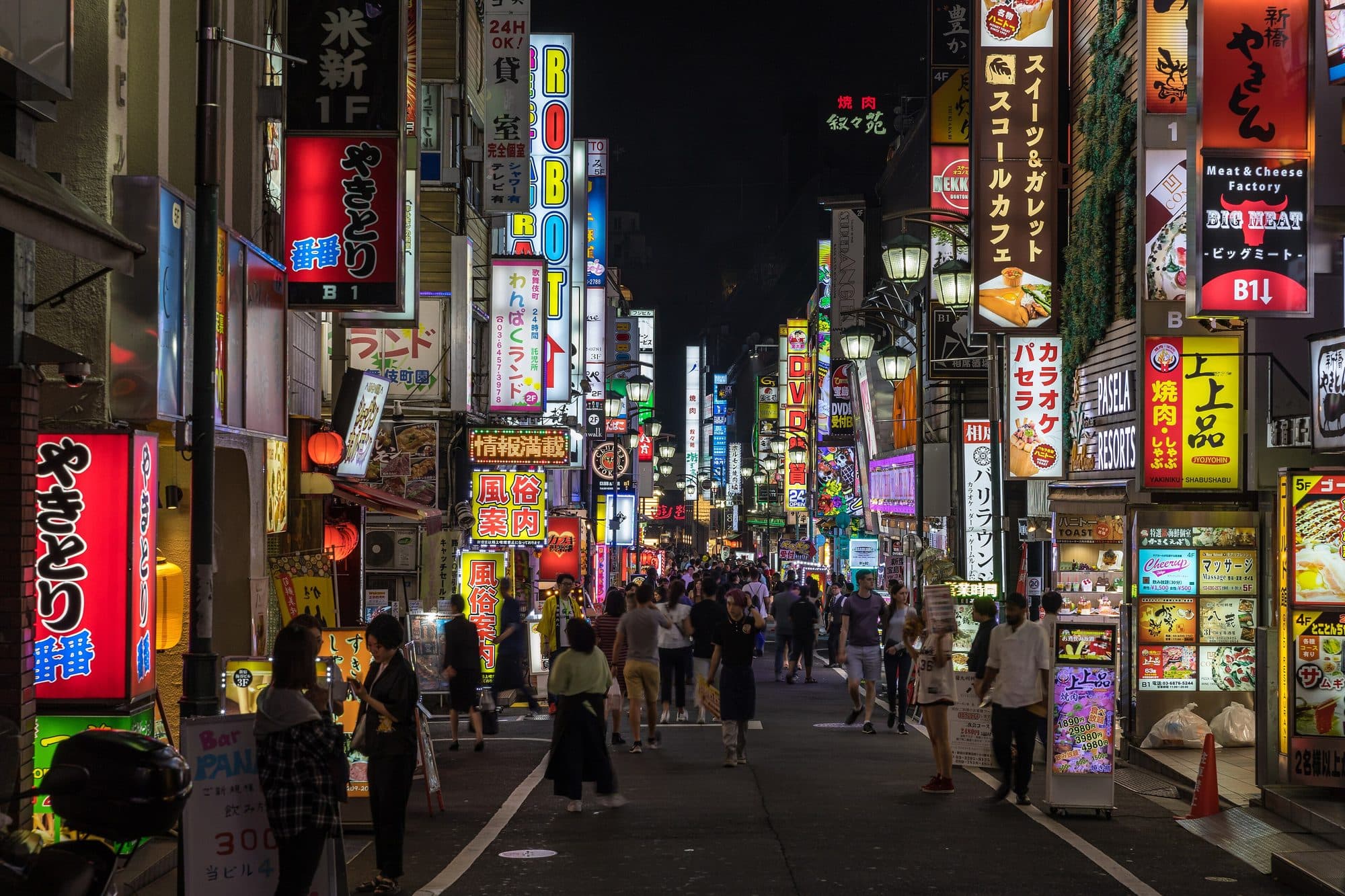 Exploring the Streets of Tokyo: Tradition Meets Tomorrow
